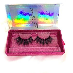 25MM Mink Strip Eyelashes and Vegan Lipgloss